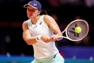 Iga Swiatek in action at the World Tennis League